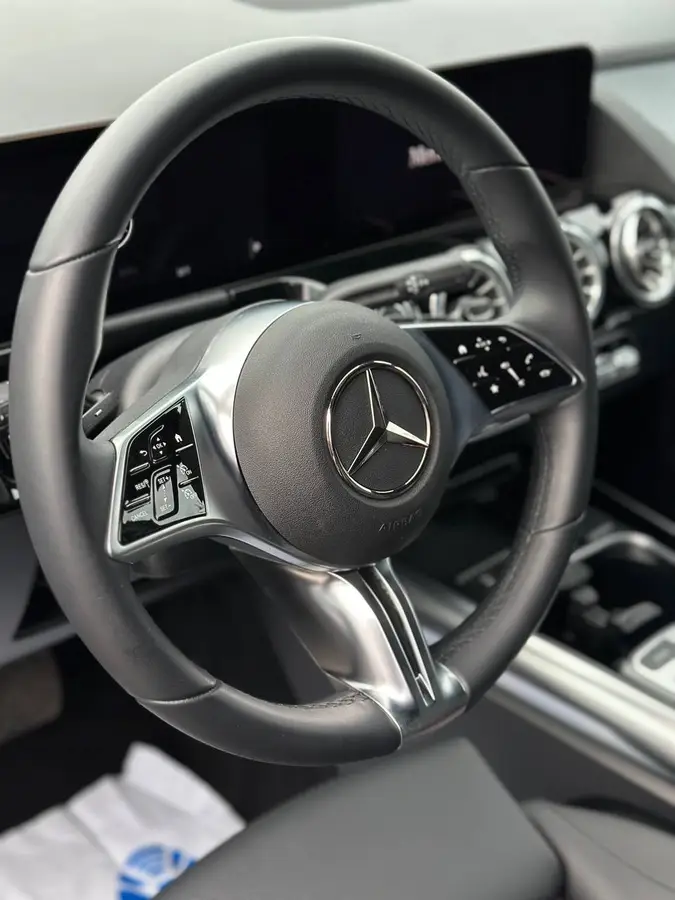 Mercedes-Benz GLA-Class 2024 (Мерседес-Бенц GLA-Класс) — фото 8 из 22