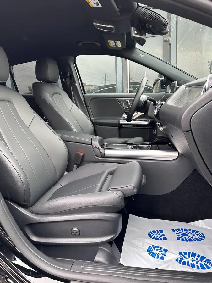 Mercedes-Benz GLA-Class 2024 (Мерседес-Бенц GLA-Класс) — фото 15 из 22